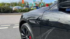 Jaguar F-Pace 2.0 D200 R-Dynamic HSE Black 5dr Auto AWD Diesel Estate
